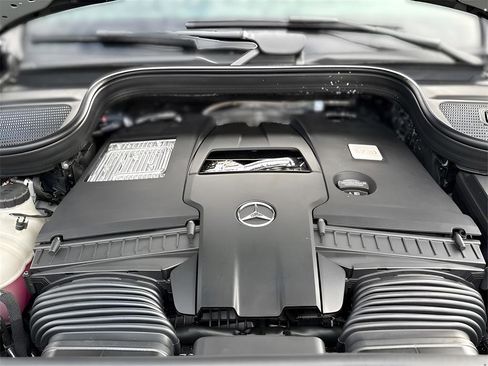 New 2026 Mercedes-Benz GLS 580 4MATIC image 26