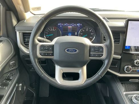 Used 2024 Ford Expedition XLT image 13
