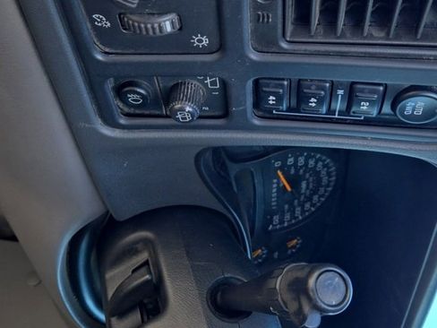 Used 2006 GMC Yukon XL SLT w/ SLT Preferred Equipment Group image 13