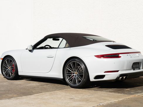 Used 2018 Porsche 911 Carrera 4S image 7