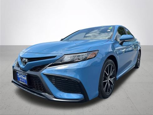 Used 2024 Toyota Camry SE AWD/4WD image 2