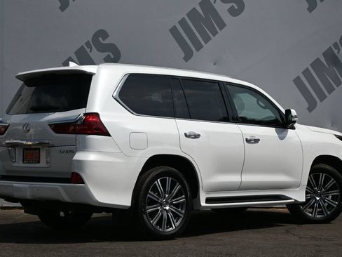 Used 2017 Lexus LX 570 4WD w/ Luxury Package image 5