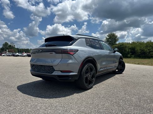 New 2025 Chevrolet Equinox EV RS image 7