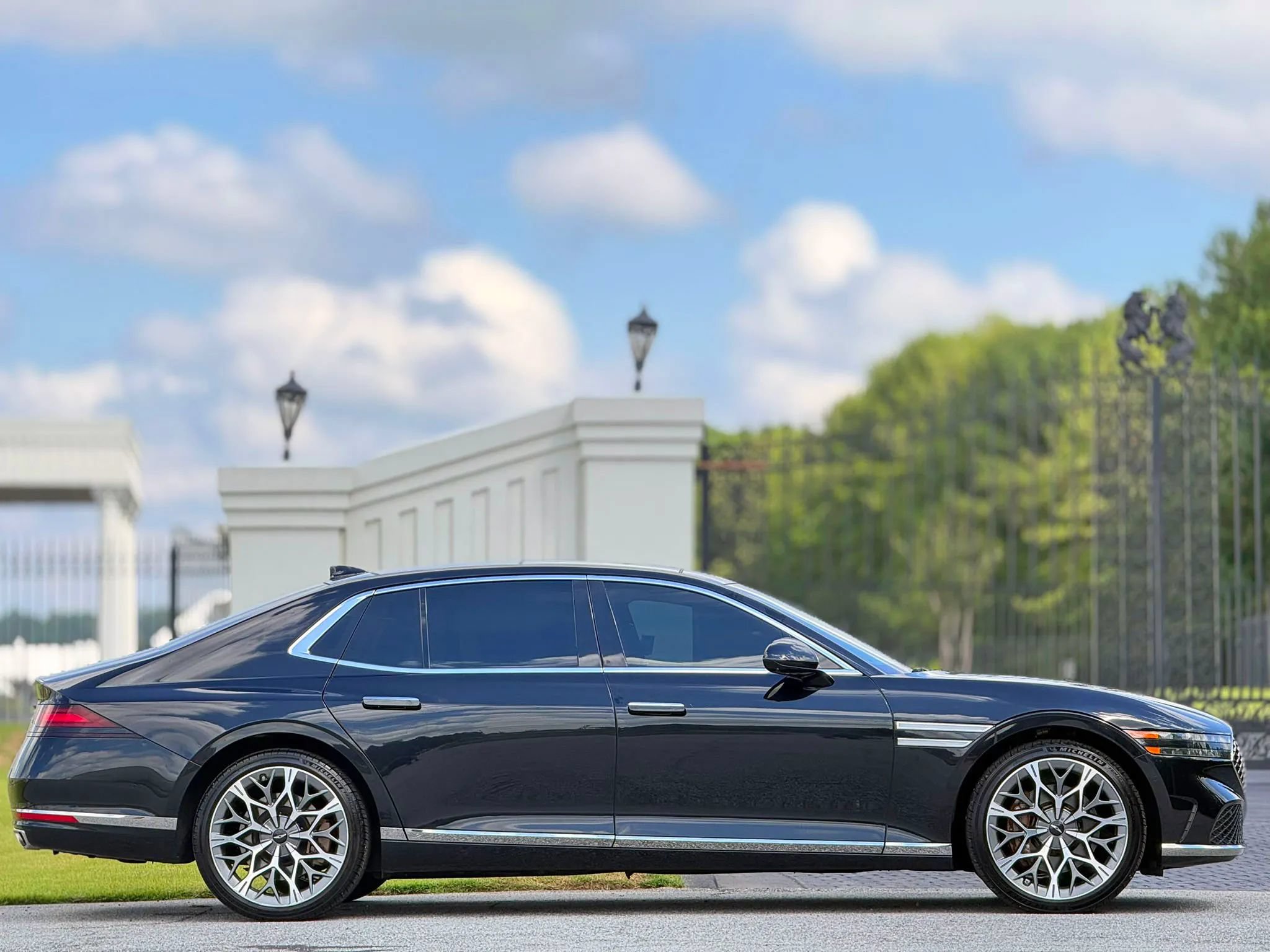 Used 2023 Genesis G90 3.5T AWD/4WD image 6