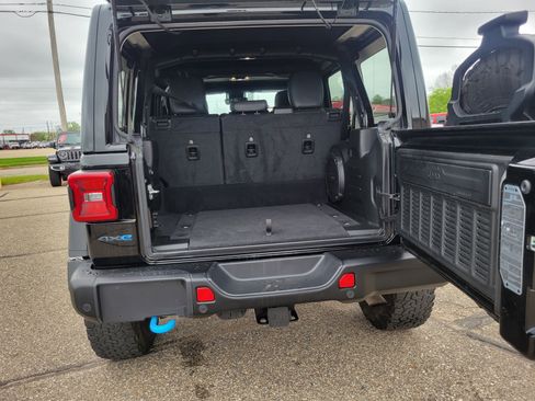 Used 2021 Jeep Wrangler Unlimited Rubicon 4xe w/ Steel Bumper Group AWD/4WD image 19