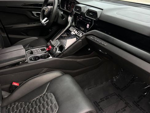 Used 2022 Lamborghini Urus image 13