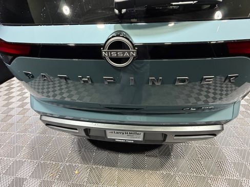 New 2026 Nissan Pathfinder SL image 24