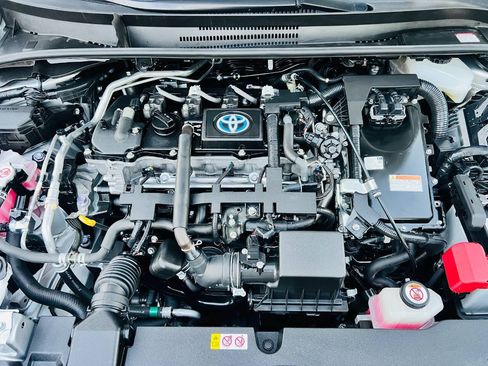 Used 2022 Toyota Corolla LE FWD image 12