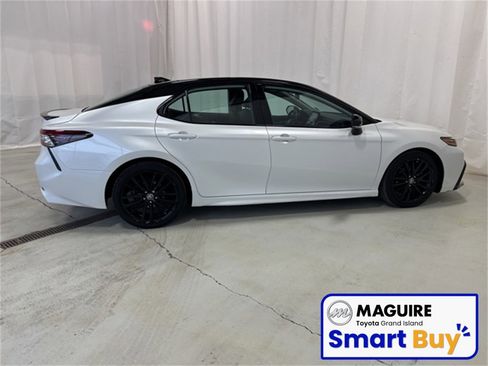 Used 2022 Toyota Camry XSE image 2