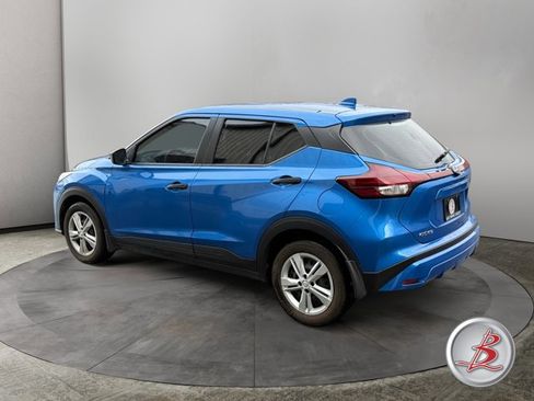 Used 2024 Nissan Kicks S image 3