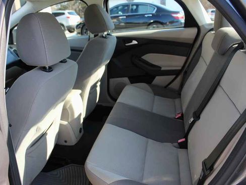 Used 2014 Ford Focus SE image 25