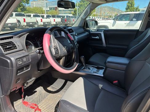 Used 2017 Toyota 4Runner SR5 Premium AWD/4WD image 7