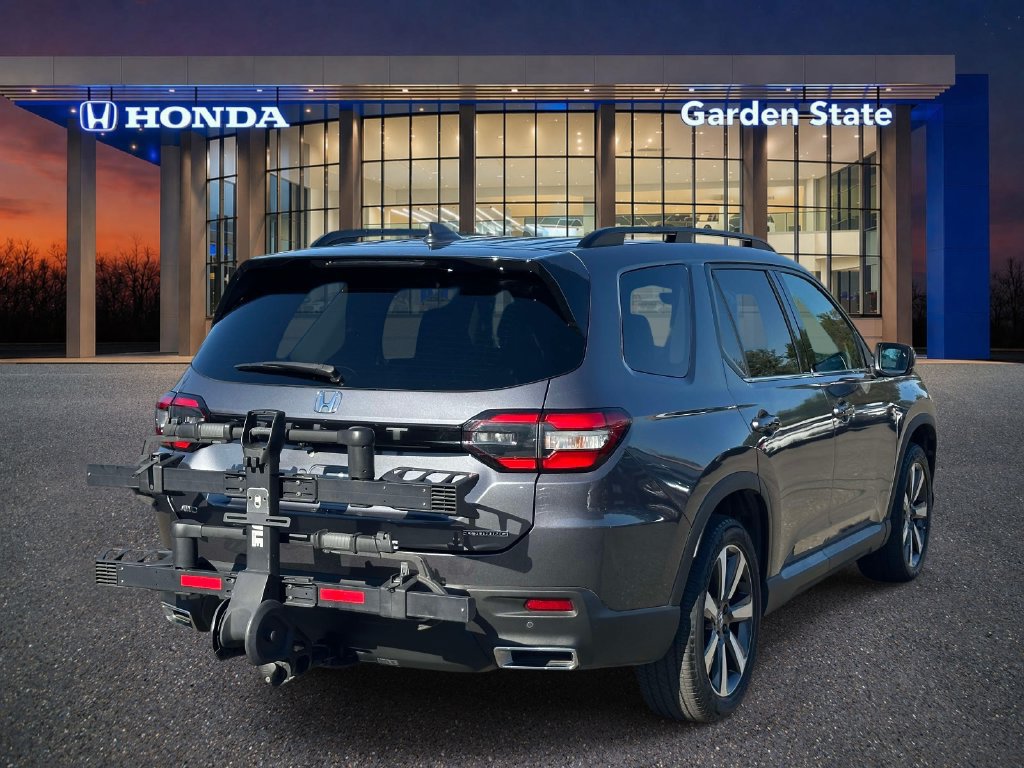 Used 2024 Honda Pilot Touring image 4