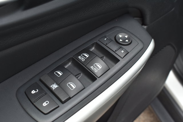 Used 2017 Jeep Cherokee Trailhawk w/ Comfort & Convenience Group AWD/4WD image 21