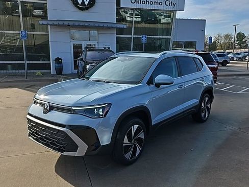 New 2026 Volkswagen Taos SE AWD/4WD image 1