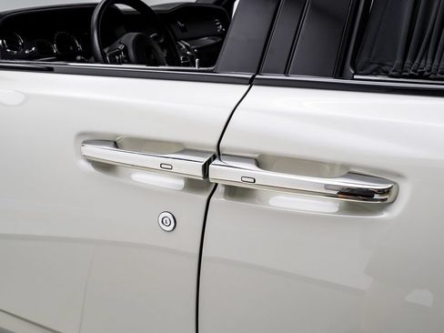 Used 2022 Rolls-Royce Cullinan Black Badge AWD/4WD image 40