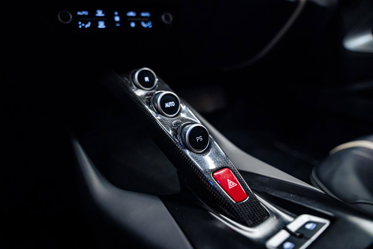 Used 2018 Ferrari 812 Superfast RWD image 40