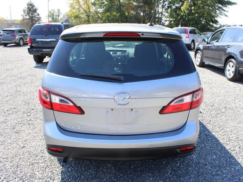 Used 2012 MAZDA MAZDA5 Touring w/ Moonroof & Audio Pkg image 8