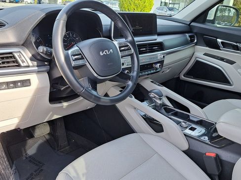 Used 2022 Kia Telluride S image 9