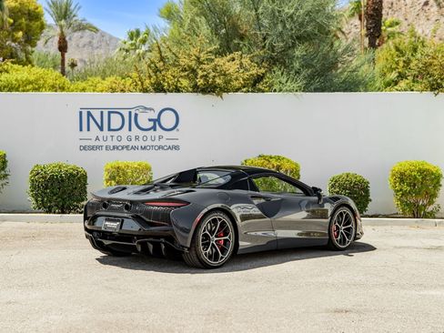 Used 2025 McLaren Artura Spider image 8