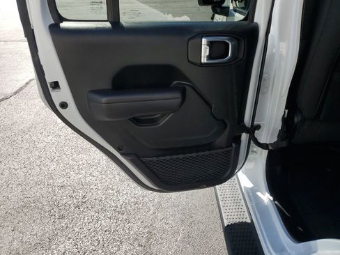 Used 2021 Jeep Wrangler Unlimited Sport image 24