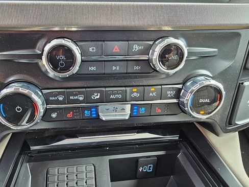 New 2026 Ford F350 Platinum w/ Platinum Plus Package AWD/4WD image 29