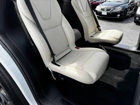 Used 2022 Tesla Model X AWD/4WD image 15