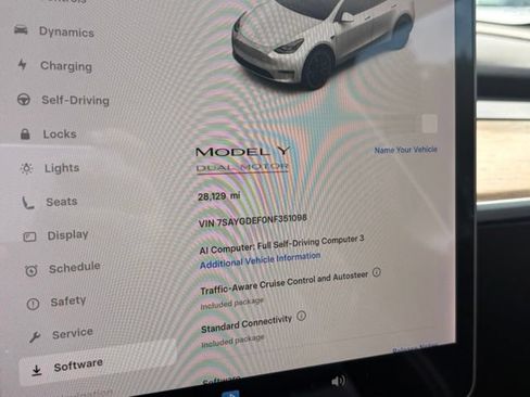 Used 2022 Tesla Model Y Performance AWD/4WD image 12
