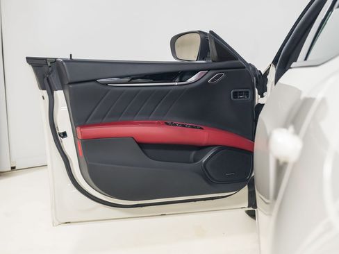 Used 2022 Maserati Ghibli Modena Q4 image 16