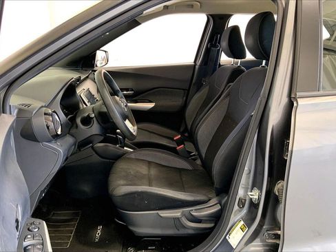 Used 2018 Nissan Kicks SV FWD image 15