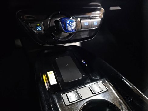 Certified 2020 Toyota Prius Limited image 16