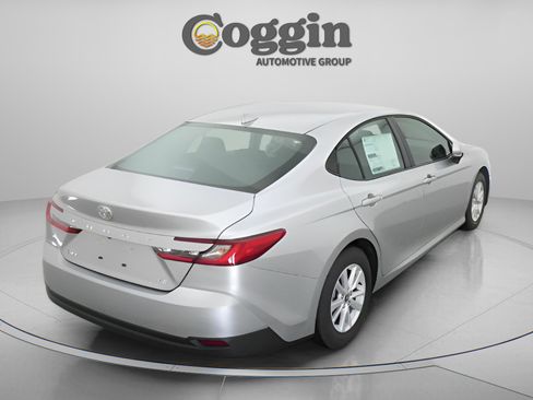 Used 2026 Toyota Camry LE w/ Convenience Package FWD image 15