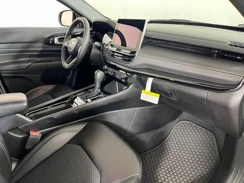 Used 2023 Jeep Compass Latitude w/ Convenience Group AWD/4WD image 45