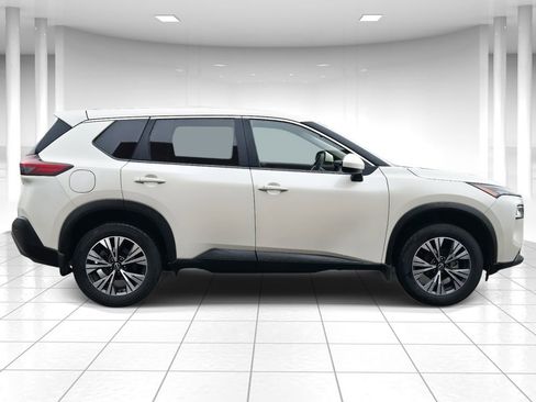 Used 2023 Nissan Rogue SV AWD/4WD image 2