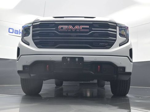 Used 2022 GMC Sierra 1500 AT4 w/ AT4 Premium Package AWD/4WD image 43