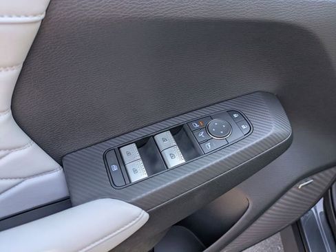 New 2025 Mitsubishi Outlander SEL image 13