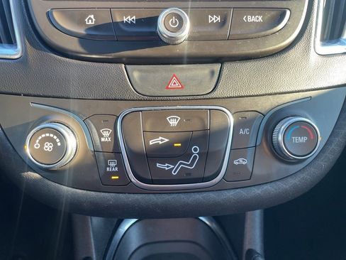 Used 2018 Chevrolet Malibu LT image 18