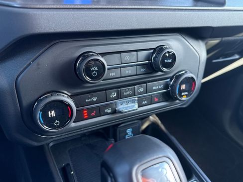 Used 2025 Ford Bronco Big Bend image 39