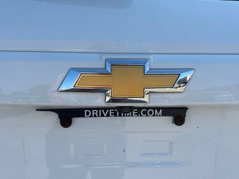 Used 2020 Chevrolet Trax LT w/ LT Convenience Package AWD/4WD image 17