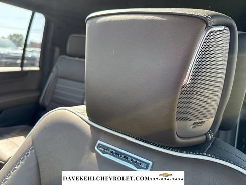 Used 2025 GMC Yukon XL Denali Ultimate w/ LPO, Illumination Package AWD/4WD image 17