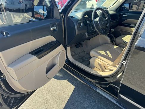Used 2014 Jeep Patriot Latitude w/ Sun/Sound Group AWD/4WD image 21