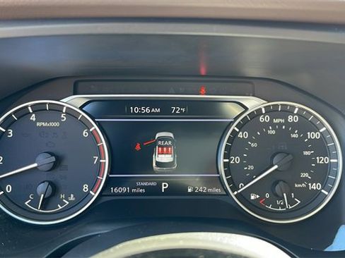 Used 2023 Nissan Rogue SV image 25