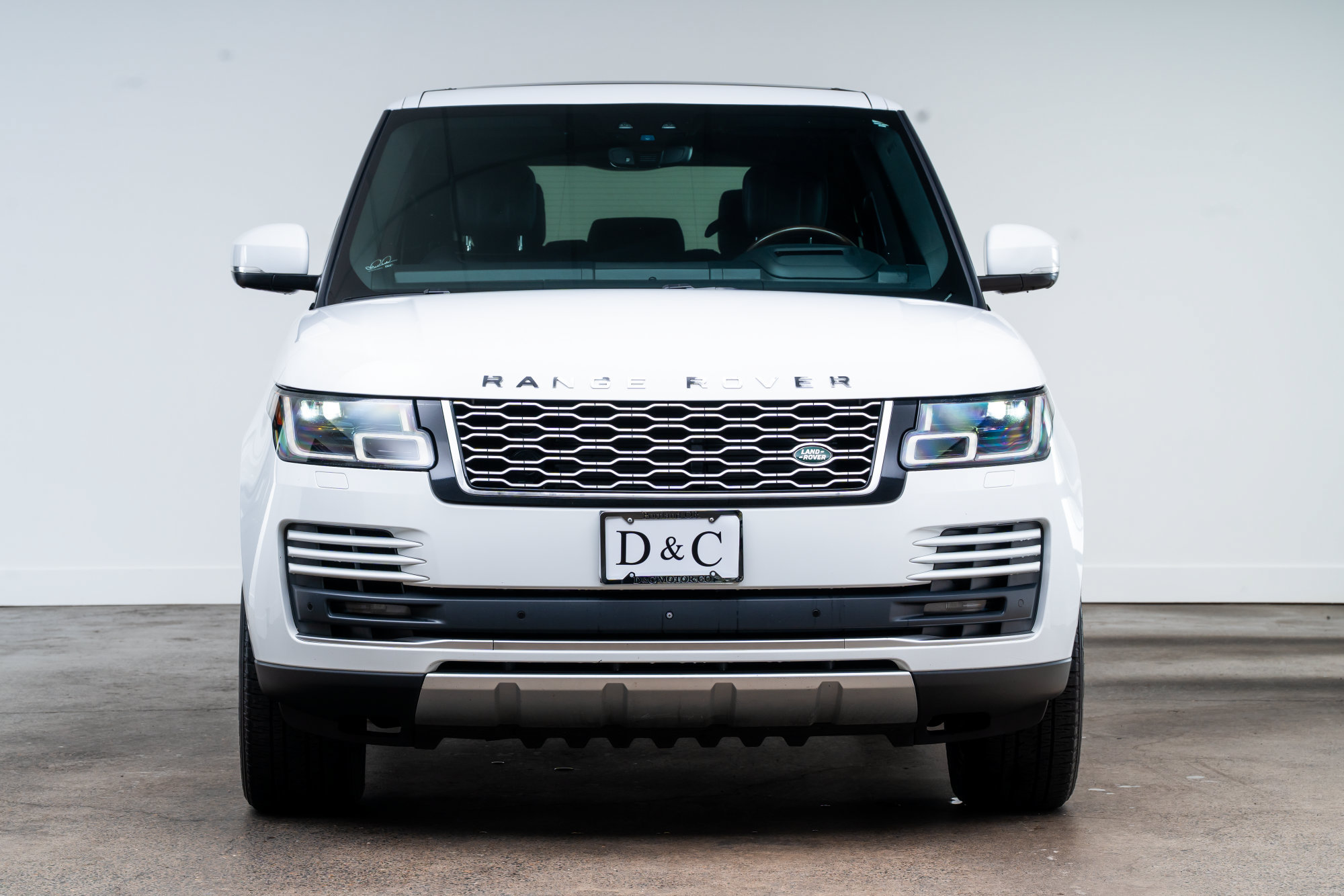 Used 2018 Land Rover Range Rover HSE AWD/4WD image 2