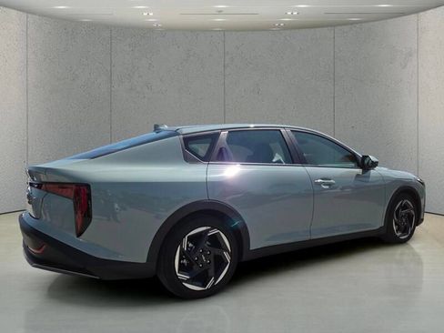 Used 2025 Kia K4 EX FWD image 32