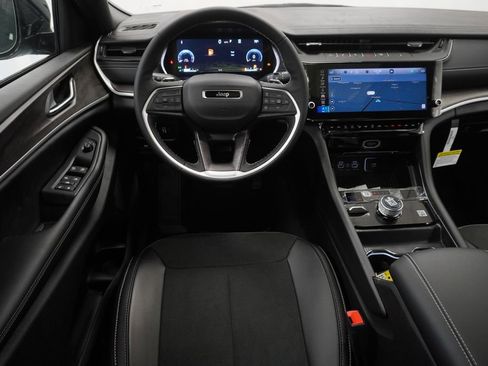 New 2026 Jeep Grand Cherokee Altitude AWD/4WD image 19
