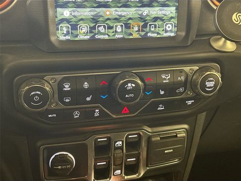 Used 2022 Jeep Gladiator Mojave w/ LED Lighting Group image 16