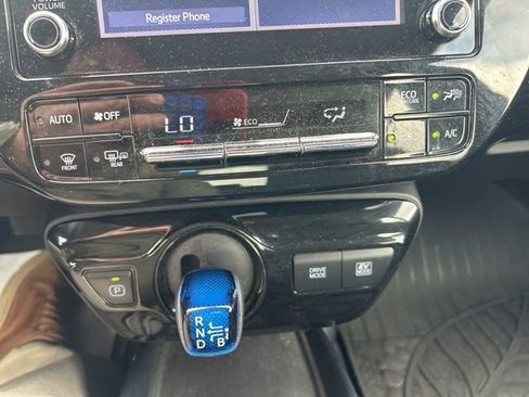Used 2020 Toyota Prius LE image 15