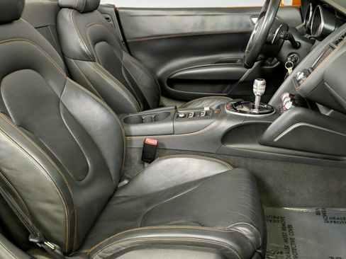 Used 2015 Audi R8 V8 w/ Full Leather Package image 20