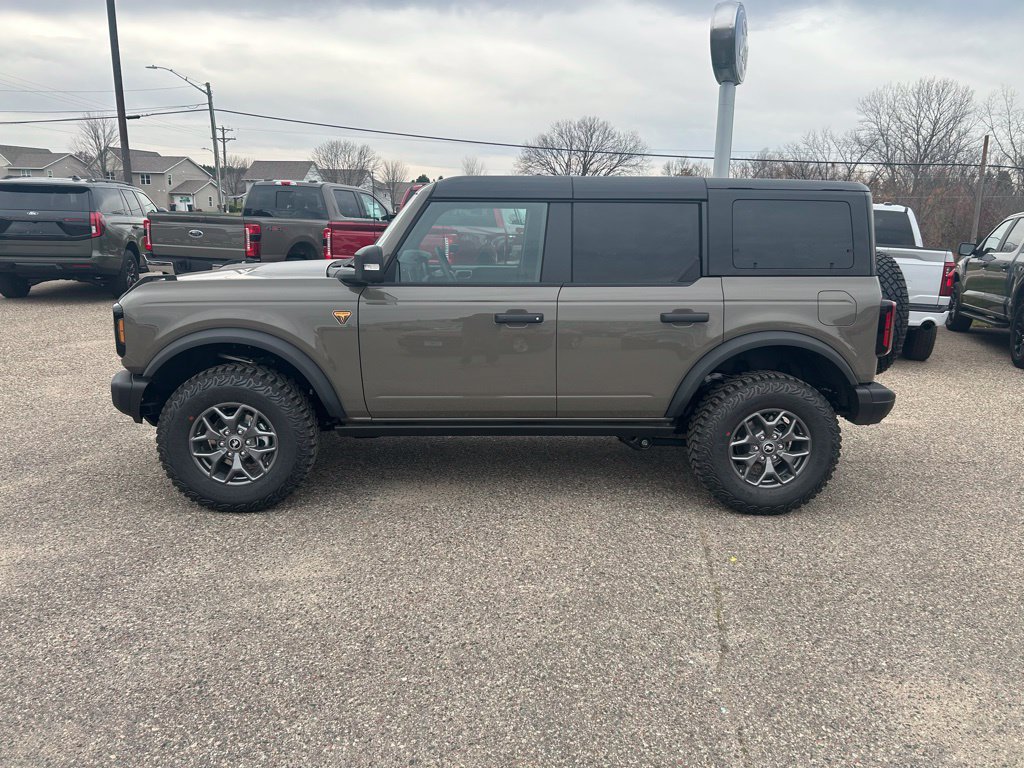 Used 2025 Ford Bronco Badlands AWD/4WD image 4