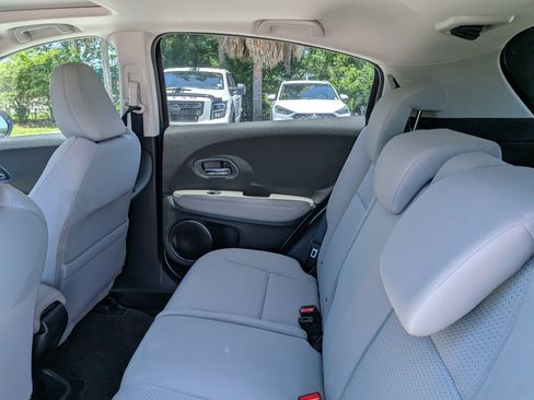 Used 2022 Honda HR-V EX image 14